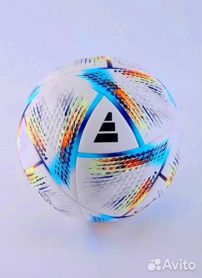 Профессиональный футбольный мяч