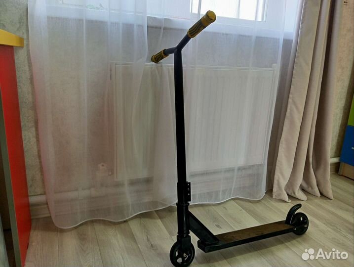 Трюковой самокат