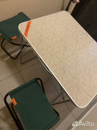 Стол со стульями для пикника