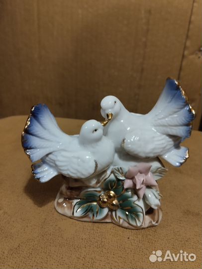 Фарфоровые голубки