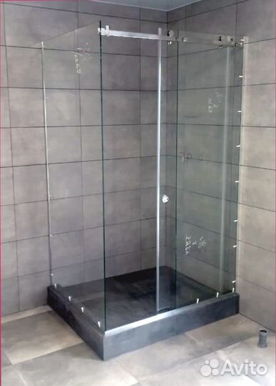 Душевая кабинка новая из стекла
