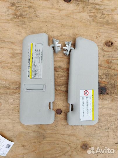 Солнцезащитный козырек Toyota Prius 3 ZVW30