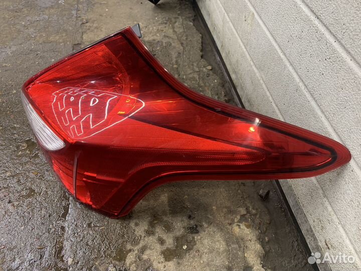 Ford Focus 3 - Фонарь задний правый