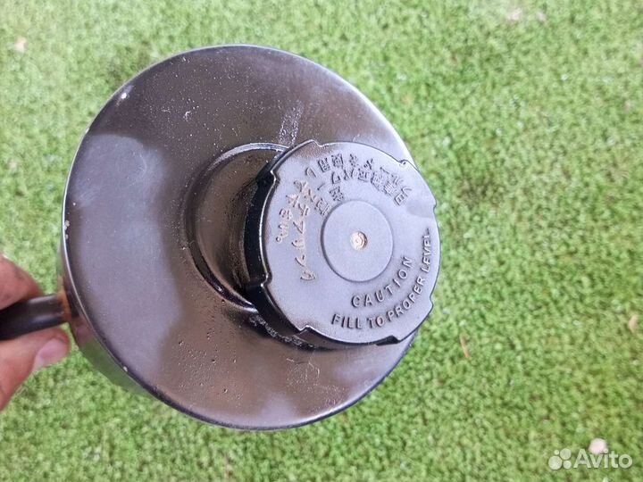 Бачок гур Nissan March K11