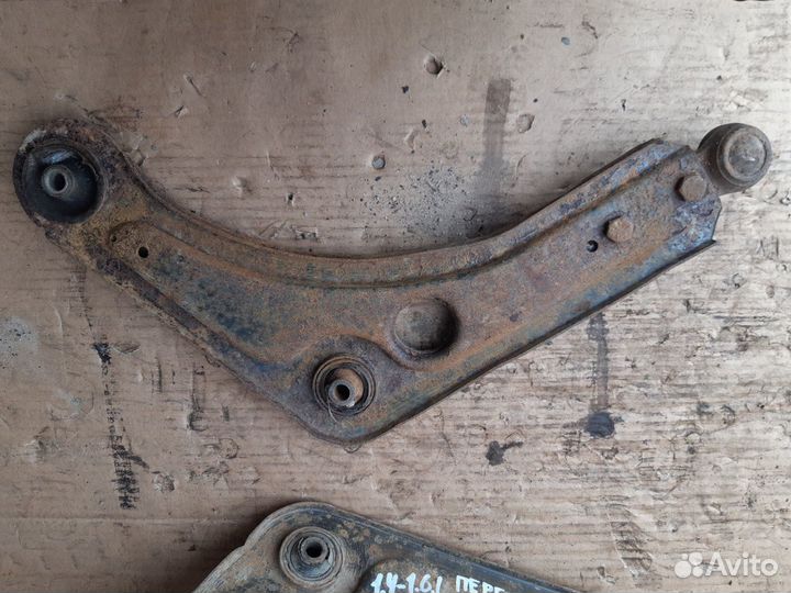 Рычаг передний Форд Эскорт