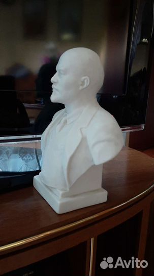 Бюст Ленина