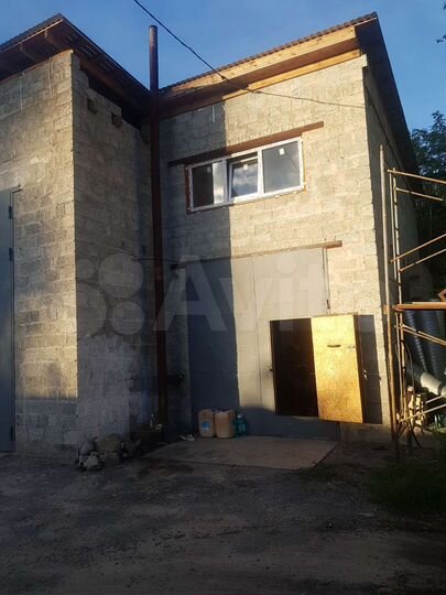 Гараж, > 30 м²