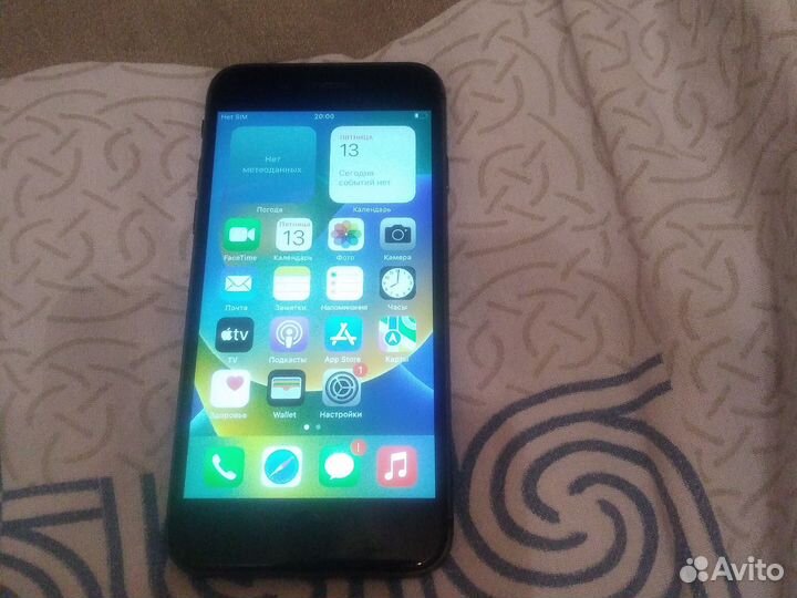 iPhone 8, 64 ГБ