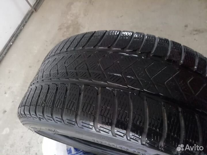 Pirelli Carrier Winter 245/40 R18