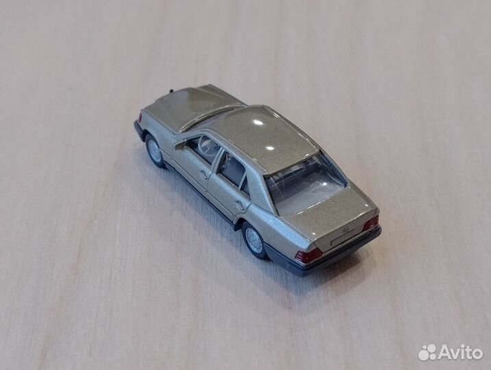Mercedes Benz 260 E (W124) 1984-1996