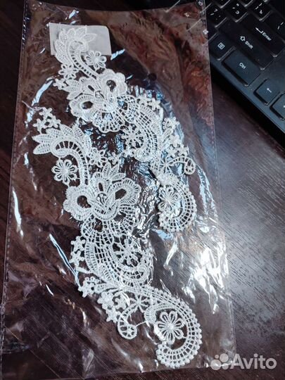 Ажуры, ленты, нашивки