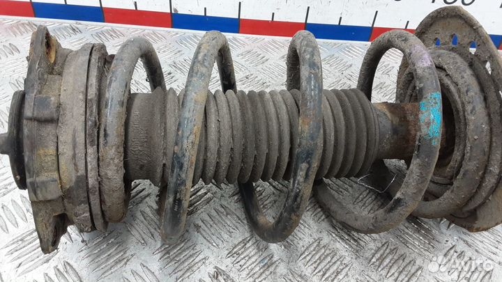 Стойка передняя Nissan Qashqai J10