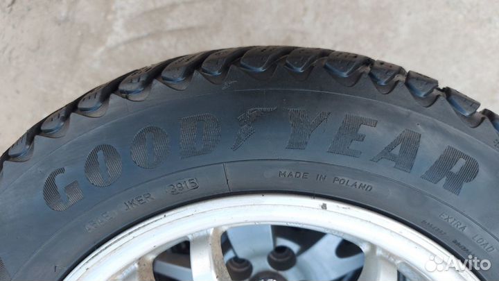 Goodyear Ultragrip Ice Arctic 195/65 R15