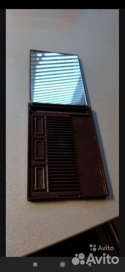 Зеркало с расчёской