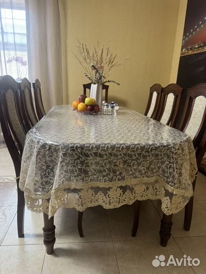 Кухонный стол и стулья