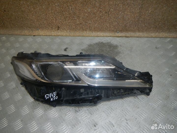 Стекло фары правой Toyota Camry