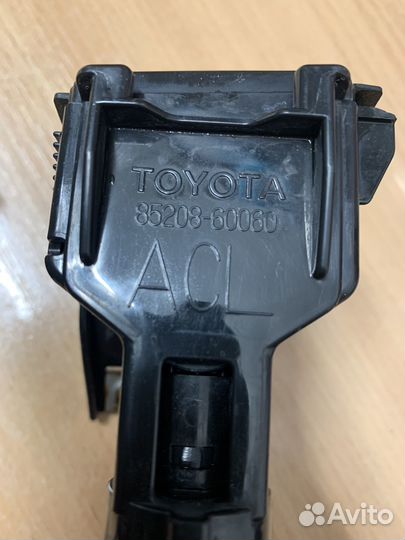 Форсунка омывателя фар Toyota Land Cruiser 200