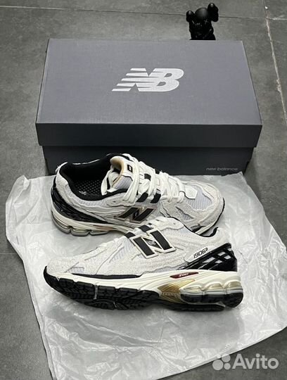 Кроссовки New Balance 1906R