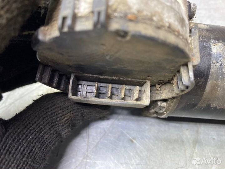 Моторчик стеклоочистителя передний Volkswagen