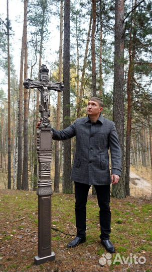 Памятник крест на могилу надгробия из камня