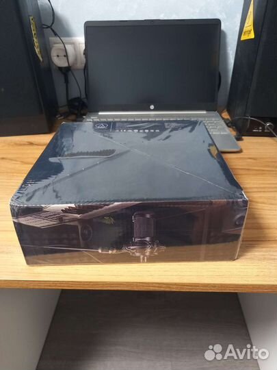 Студийный микрофон Audio-Technica AT2035