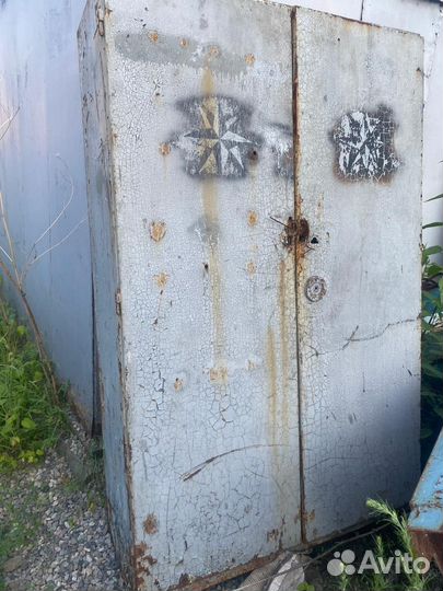 Шкаф под инструменты