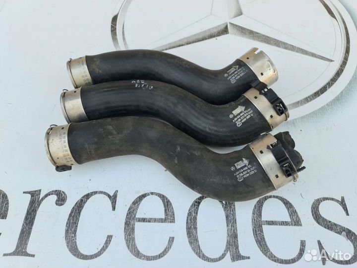 Патрубок интеркуллера правый Mercedes W212 M274