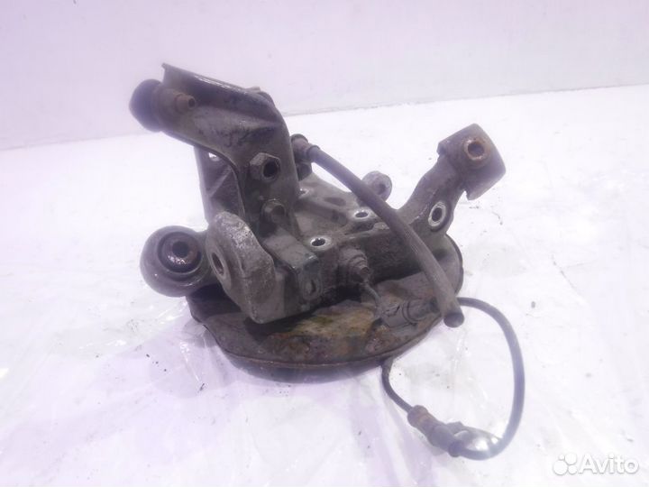 Кулак задний правый Хонда