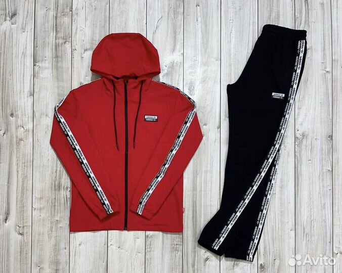 Спортивный костюм adidas