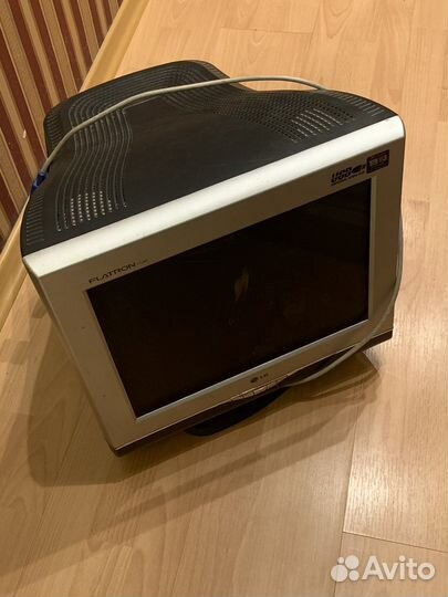 Монитор LG flatron F720P 17”