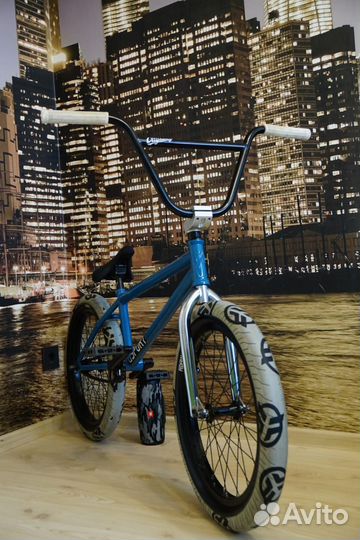 Трюковой велосипед BMX