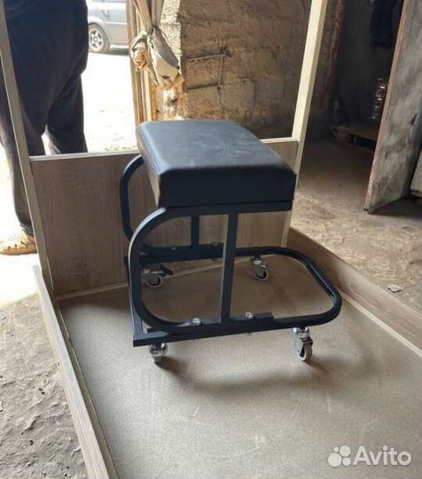 Стул для детейлинга полировки