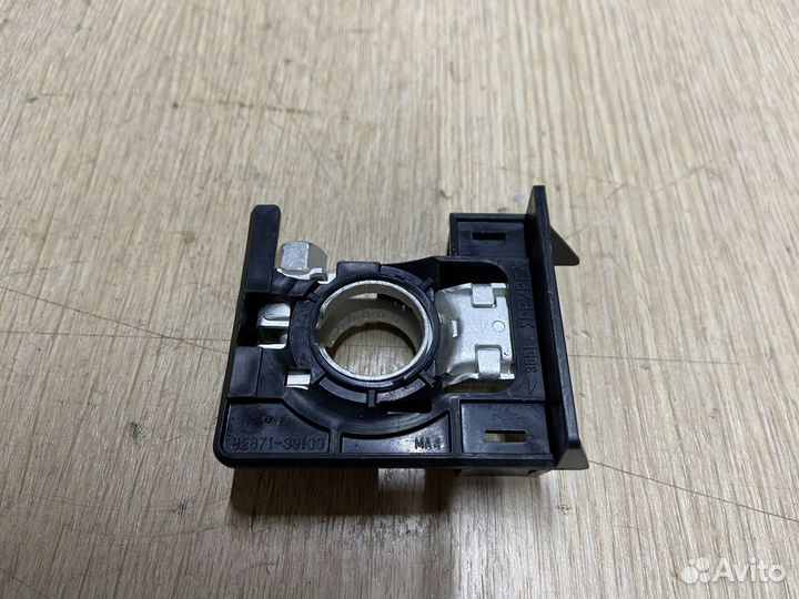 Клемма аккумуляторная плюсовая Toyota Camry 70