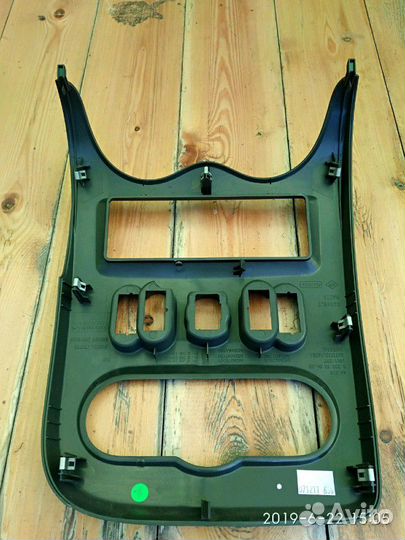 Рамка консоли для Рено логан (сандеро)