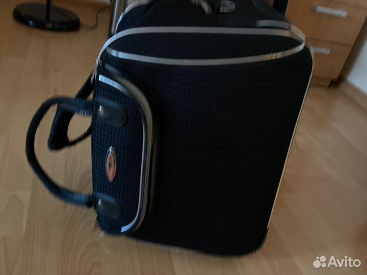 Сумка дорожная на колесах с выдвижной ручкой