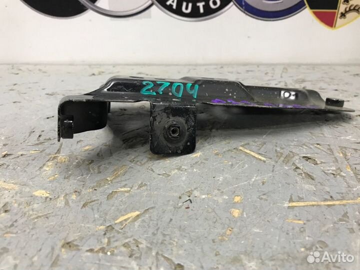 Кронштейн крыла Audi A3 8P BZB 2007