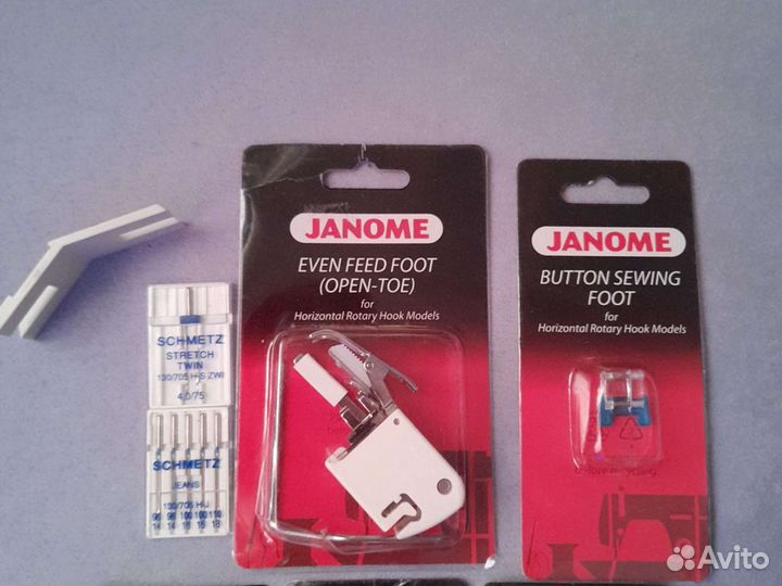 Лапки и иголки для швейной машины. Цена за все