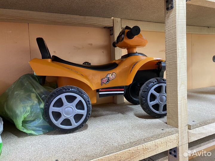 Машинка-каталка
