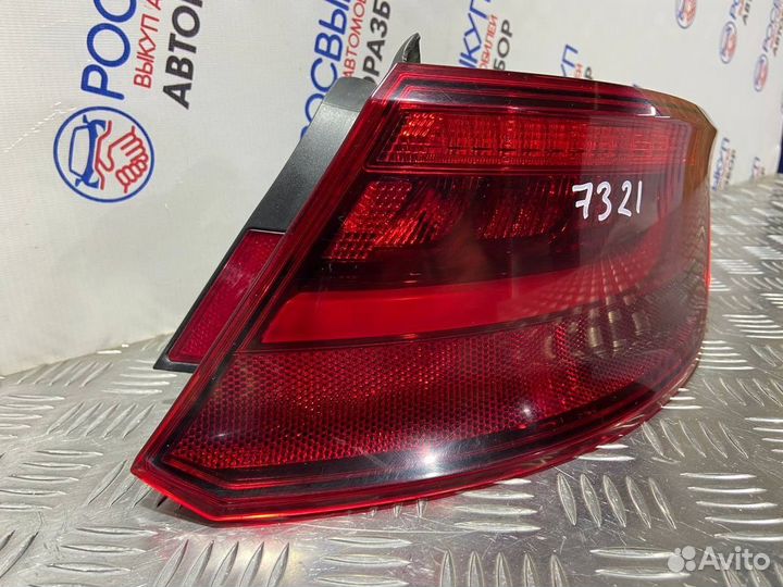 Фонарь правый Audi A3 8V
