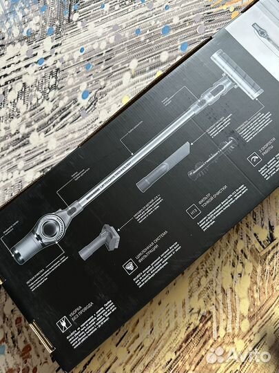 Пылесос вертикальный беспроводной redmond RV-UR374