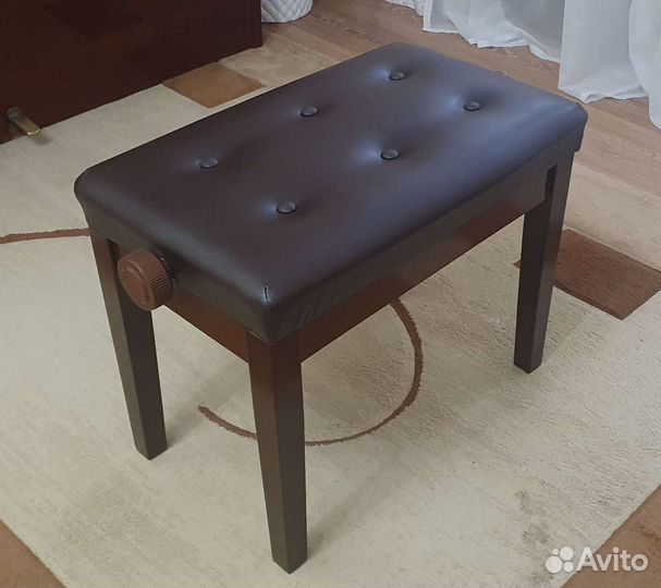 Банкетка для пианино