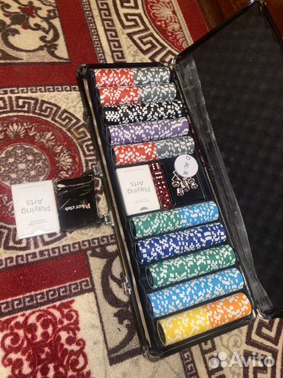 Профессиональный набор фишек для покера