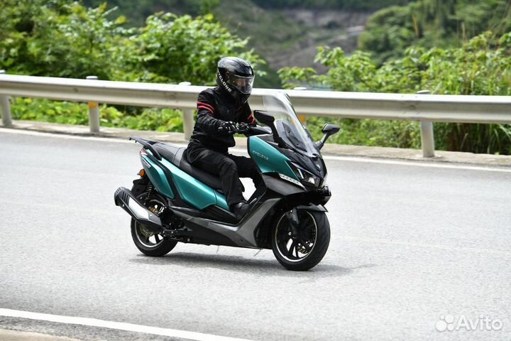 Макси-скутер Zonsen RT3S green новый