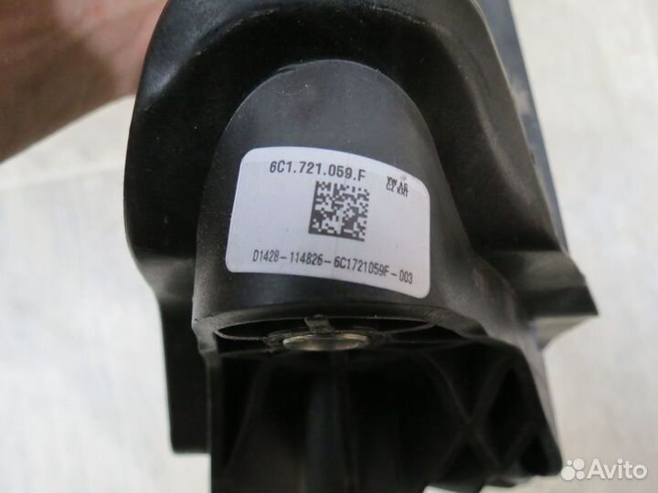 Педаль сцепления Skoda Rapid