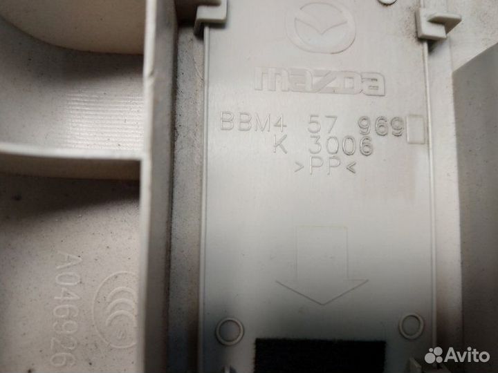 Накладка левая Mazda Mazda 3 BK 2003-2009