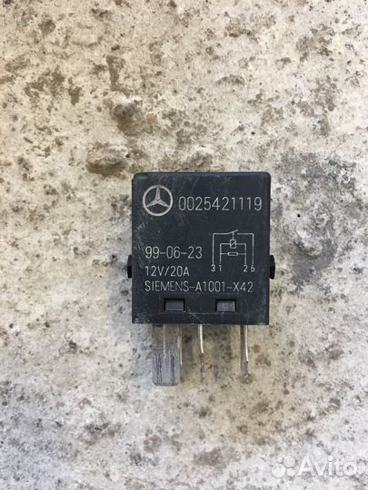 Реле Mercedes Benz (3679)