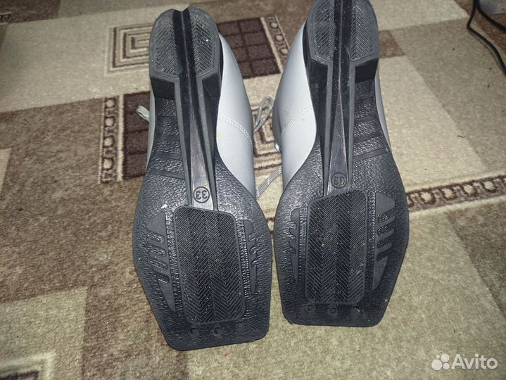 Ботинки лыжные 33 размер