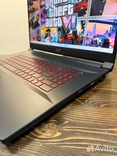 Игровой ноутбук MSI Katana GF76 12UC-258RU