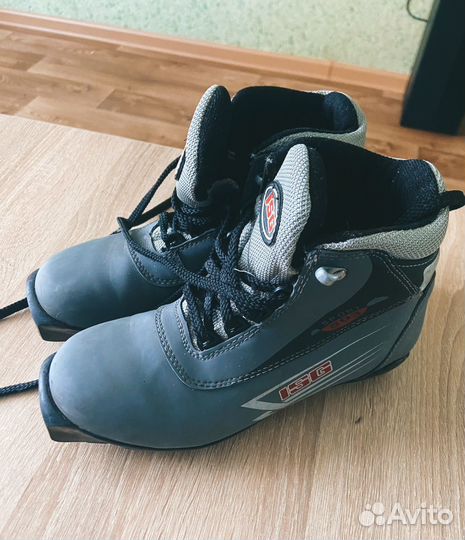 Лыжные ботинки