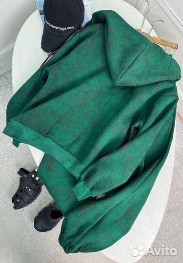 Balenciaga костюм трендовый (весна 2025)